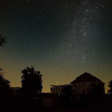 Jeleni Farma Jecmeniste Hotel Vrbovec Exterior foto